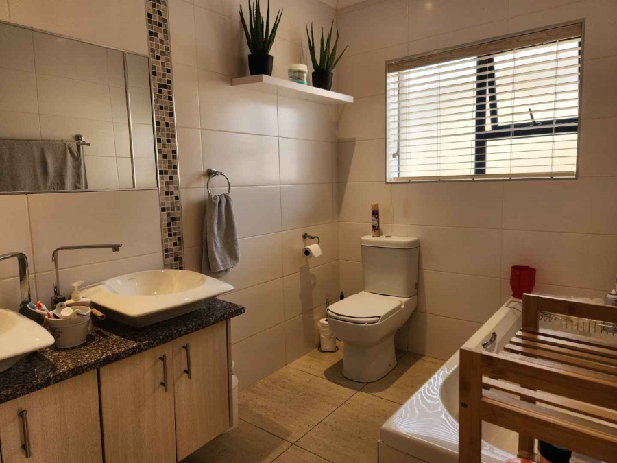 3 Bedroom Property for Sale in Monte Christo Western Cape